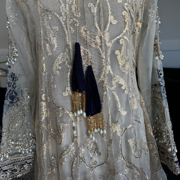 Beautiful Anarkali Indian Clothes - Picture 6 of 8